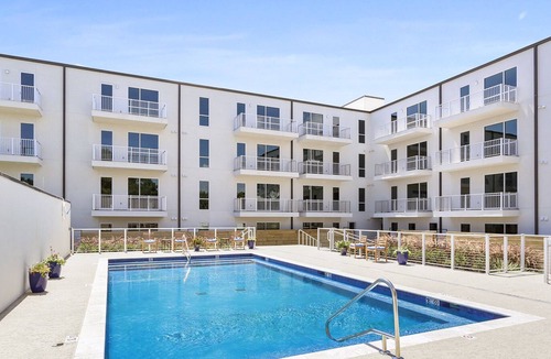 New Orleans Condo | 2 Bedroom 2 Bath Suite with Open Floor Plan