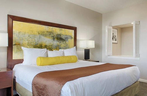 Daytona Beach Resort | 2 Bedroom 2 baths deluxe