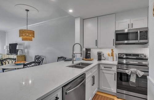 Four Mile Village Condo | 2 Bedroom Beach Manor condo on the 6th Floor at Tops’l Resort with Sandestin Resort Perks!