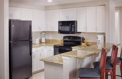 Brush - Stewarts Condo | 2 Bedroom Deluxe Condo w/Kitchen, Sleeps 8, on Daytona Beach, Ocean Walk Resort
