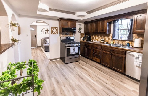 Tyler House | 2 Bedroom House close to Christus Health