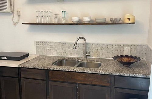 Riverside Terrace House | 2-bedroom house in tranquil Houston with cool AC breeze in the Medical Center/UH