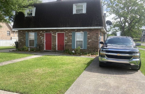 Chalmette House | 2 BEDROOM TOWNHOUSE NEAR FRENCH QUARTER