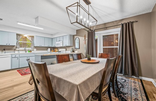 Shalimar House | 2 bedroom with loft in Shalimar