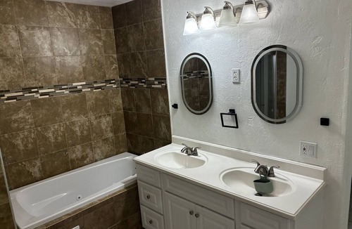 Coquina Key Hotel | 2 Bedrooms, 1 Full Bath Home