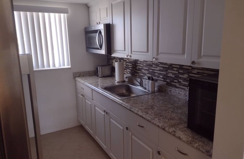 South Daytona Apartment | 2-beds in a quiet area of ​Daytona Beach. Good for Family, Couples and Seniors