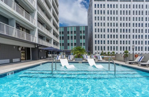 Faubourg Delassize Hotel | 2 Downtown Rooms with City Views & Easy Access to Caesars Superdome – 4 Blocks