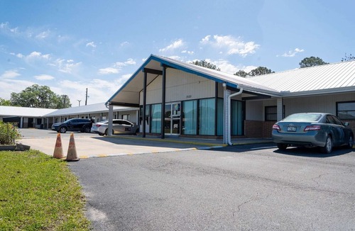 Ocala Apartment | 2 Full Bed|Smoking|Ocala FL