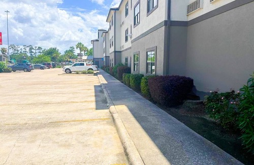 Beaumont Apartment | 2 Full Beds with Kitchenette Non - Smoking