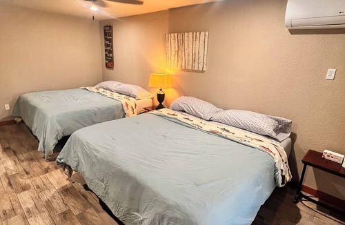 Paris Cabin | 2 KING Beds Cabin #61 on Mount Magazine