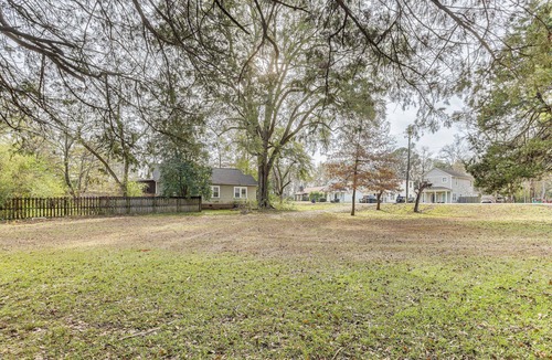 Tuscaloosa Cottage | 2 Mi to UA! Family-friendly Getaway w/Patio