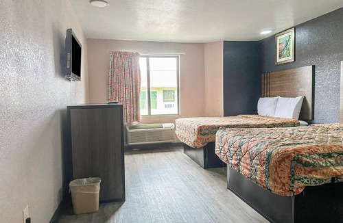 Jackson Hotel | 2 Queen Bed|Smoking|Jackson