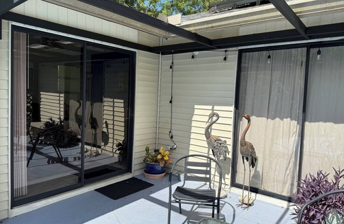 Hunt Club Apartment | 2 rooms/1king bed/1 sofa bed/kitchenette/pool