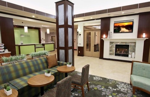 Covington Hotel | 2 Rooms with 2 Queen Beds – Modern Stay Near Fountaine State Park & Local Sites!