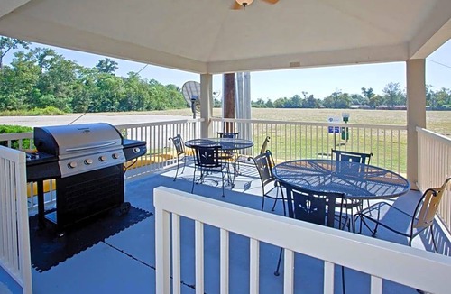 Beaumont Hotel | 2-Star Hotel ∙ Candlewood Suites Beaumont, an IHG Hotel