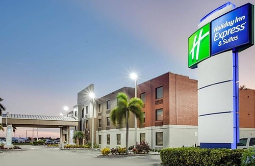 Clewiston Hotel | 2-Star Hotel ∙ Holiday Inn Express Hotel & Suites Clewiston, an IHG Hotel