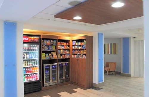 Clewiston Hotel | 2-Star Hotel ∙ Holiday Inn Express Hotel & Suites Clewiston, an IHG Hotel