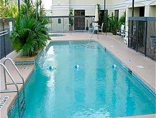 Downtown Dunedin Hotel | 2-Star Hotel ∙ Holiday Inn Express Hotel & Suites Clearwater North/Dunedin