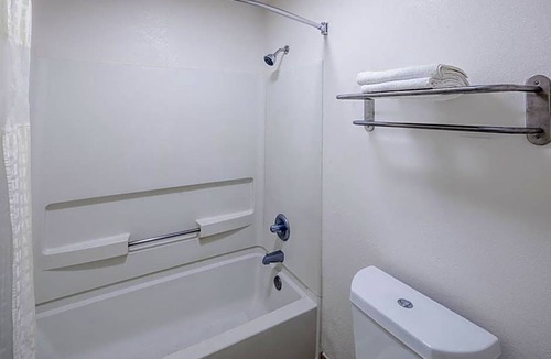 Vicksburg Hotel | 2-Star Hotel ∙ Howard Johnson by Wyndham Vicksburg