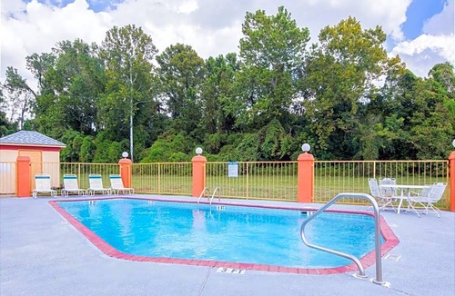 Vicksburg Hotel | 2-Star Hotel ∙ Howard Johnson by Wyndham Vicksburg