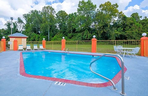 Vicksburg Hotel | 2-Star Hotel ∙ Howard Johnson by Wyndham Vicksburg