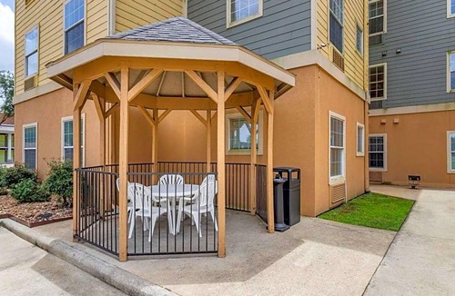Port Arthur Hotel | 2-Star Hotel ∙ MainStay Suites Port Arthur - Beaumont South