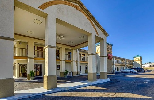 Grenada Hotel | 2-Star Hotel ∙ OYO Hotel Grenada West