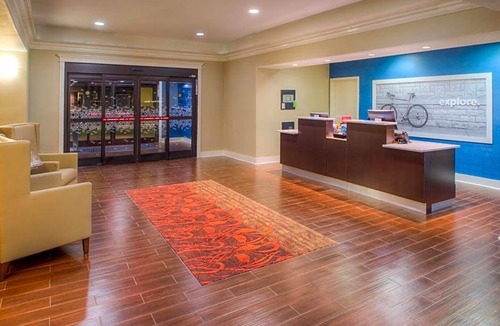 Denham Springs Hotel | 2-Star Hotel ∙ Hampton Inn Baton Rouge - Denham Springs