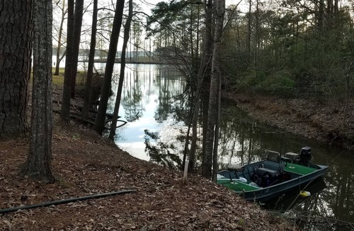 Hemphill Cottage | 2 story cottage 2 bedroom 1 bath lake access seasonal. Six Mile on Toledo