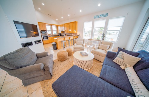 East End House | 20% OFF FALL! Private Pool, Hot Tub & Elevator, Pet Friendly, Gulf View!