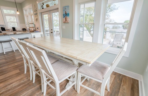 Magnolia Bluffs House | 20% OFF FALL! Quiet, Bayfront Seclusion w/Pond, Dogs Welcome!
