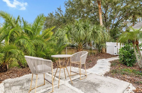 Ballast Point House | 2025 Reno!Spacious 4Bedroom, Hot Tub, Putting Green & Fire Pit near MacDill!