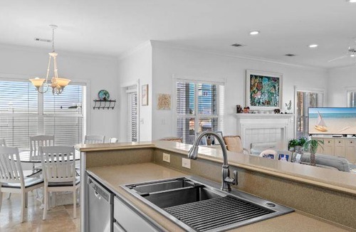 Crystal Shores House | 203 m² House ∙ 4 bedrooms ∙ 10 guests