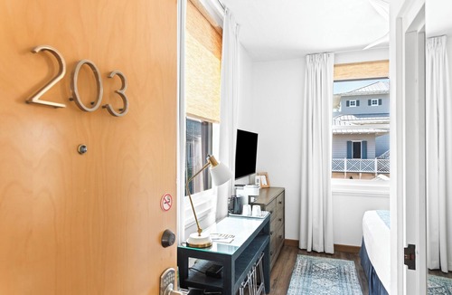 Rosemary Beach Hotel | 203 Rosemary Beach Inn - Includes Beach Chairs & Complimentary Breakfast + Access to 4 Pools