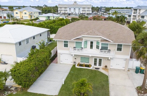 Isles of Capri House | 204 m² House ∙ 4 bedrooms ∙ 8 guests