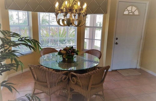 Central Naples Villa | 210 m² Villa ∙ 3 bedrooms ∙ 6 guests