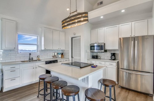 Sands Of Kahala Beach House | 212 m² House ∙ 6 bedrooms ∙ 19 guests