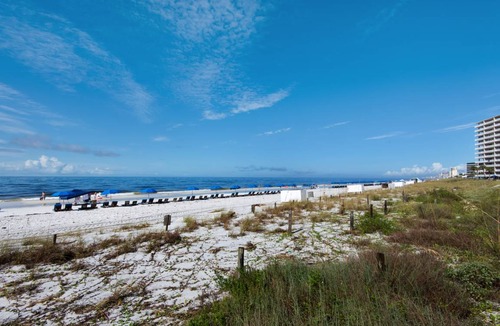 Thomas Drive Condo | 214 m² Condo ∙ 3 bedrooms ∙ 10 guests
