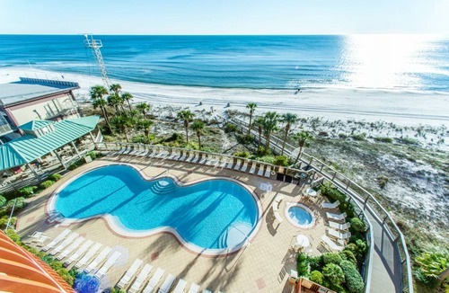 Thomas Drive Condo | 214 m² Condo ∙ 3 bedrooms ∙ 10 guests