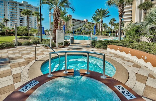 Holiday Isle Condo | 214 m² Condo ∙ 3 bedrooms ∙ 8 guests