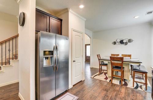 Baytown Cottage | 22 Mi to Dtwn Houston: Spacious Baytown Home!