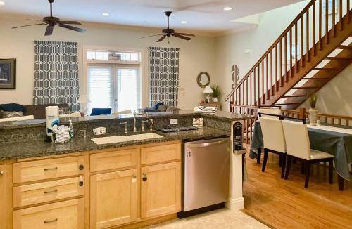 Crescent Beach House | 220 m² House ∙ 4 bedrooms ∙ 12 guests