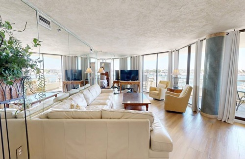 Holiday Isle Condo | 223 m² Condo ∙ 3 bedrooms ∙ 8 guests