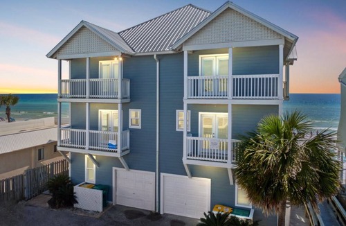 Crystal Beach House | 223 m² House ∙ 5 bedrooms ∙ 14 guests