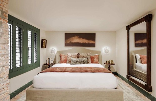 Touro House | 24 bedroom Boutique Hotel Buyout Private Pool