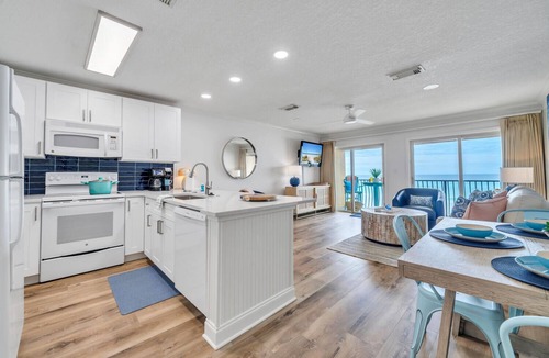 Crystal Beach Condo | 25 | Free Beach Service! Scenic 98!