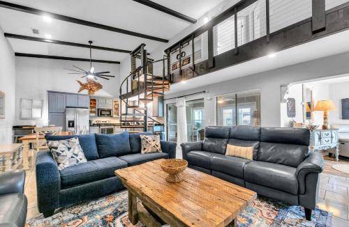 Crescent Beach House | 256 m² House ∙ 6 bedrooms ∙ 16 guests