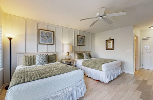 Gulf Place Hotel | 258 m² Hotel ∙ 4 guests