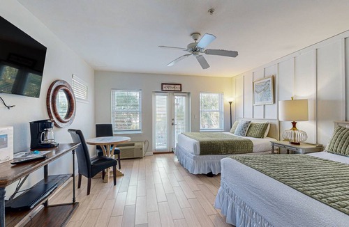Gulf Place Hotel | 258 m² Hotel ∙ 4 guests