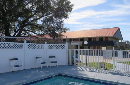 Panama City Beach Hotel | 26 m² Motel ∙ 127 guests